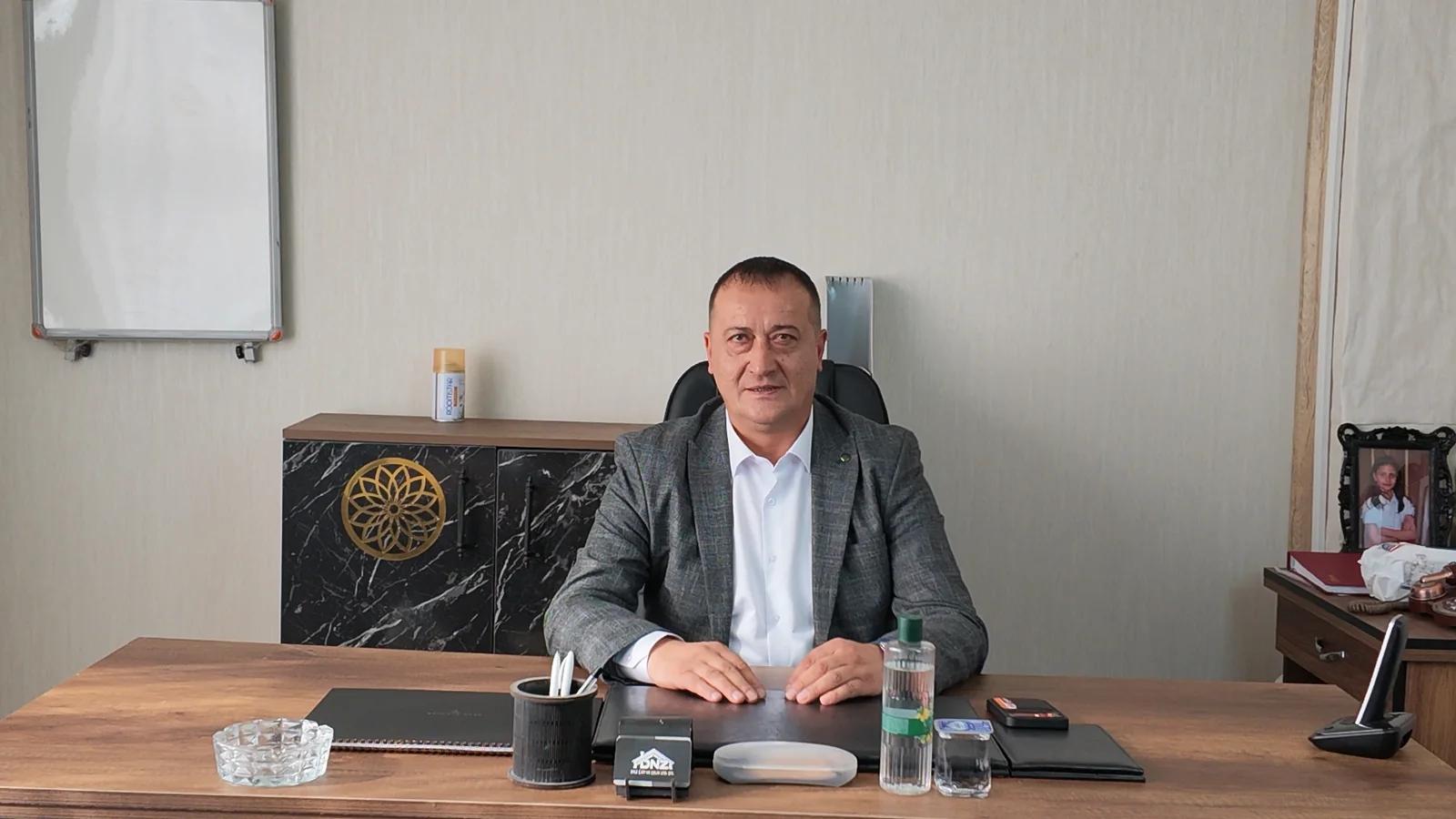 DNZ Çatı ve Çelik ofisinden bir görüşme alanı